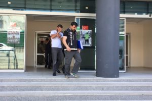 Bursa'da gözaltına alınan uyuşturucu tacirleri: ''Bu sefer şampiyon biziz''