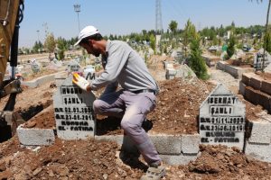 Çayda boğulan iki kardeş yan yana toprağa verildi
