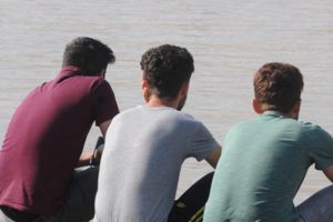 Serinlemek için girdiği nehirde kayboldu