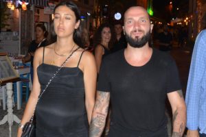 Berkay 'duruşma' stresini Alaçatı'da attı