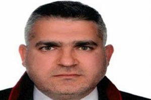 İcralık dairenin satışında avukatı bıçakladı