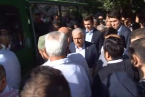 Yıldırım, sandık başında hayatını kaybeden Zengin'in cenazesine katıldı