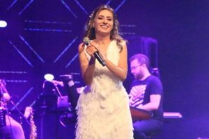 Yıldız Tilbe: İyi olmak zorundalar çünkü benimleler