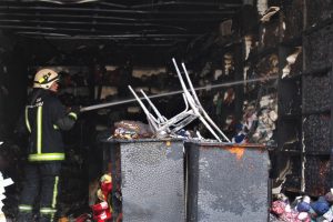 Bursa'da tuhafiye dükkanı alev alev yandı, o anlar böyle görüntülendi