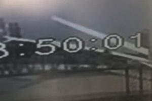 Bursa'da rüzgar çatıdaki ustayı böyle uçurdu, Tarzan gibi hayatta kaldı
