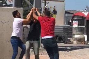 Bursa'da minibüs şoförleri çekiç ve taşlarla birbirine girdi