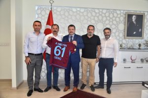 Başkan Genç'ten Trabzonspor'a 1461 bilet jesti