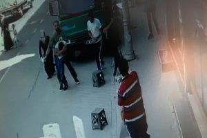 'Niye yan bakıyorsun' deyip dövdüler!