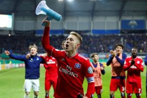 Atiba'nın yerine Lewis Holtby