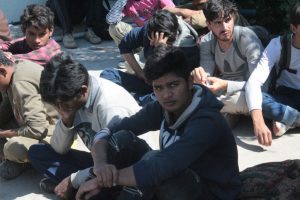 Afganistan ve Pakistan uyruklu 15 kaçak yakalandı