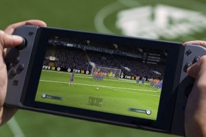 İngiltere'de 4 çocuk, FIFA oyuncularına 4 bin lira harcadı