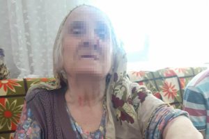 92 yaşındaki kayınvalidesini sopayla dövdü, serbest bırakıldı