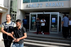 Aracını satarken sahte dekontla dolandırıldı