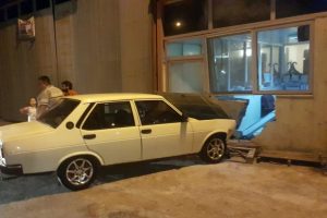 Ustasının aracını kaçırıp lokumcuya daldı