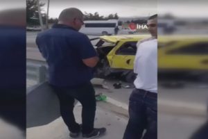Kontrolden çıkan tır taksiye çarptı: 5 yaralı