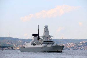 Hürmüz Körfezi'nde görevlendirildiği belirtilen İngiliz savaş gemisi Boğaz'dan geçti