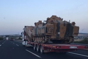 Suriye sınırına sevkiyat sürüyor