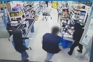 Yemek siparişi verip gasp etmişler
