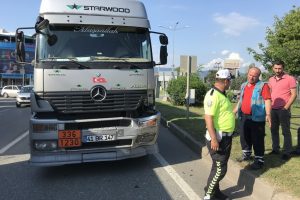 Bursa'da tır otomobile çarptı: 1 yaralı