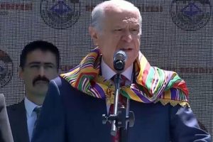 Bahçeli: Milletin evet dediği sistemi kötü göstermek hakarettir