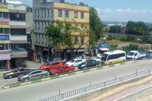 Yoldaki çalışma Bursa Mustafakemalpaşa'daki trafiği kilitledi