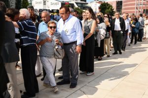 Aydın Doğan'ın ablası son yolculuğuna uğurlandı