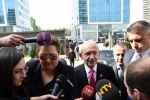 Kemal Kılıçdaroğlu'ndan Fırat'ın ailesine taziye ziyareti