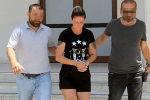 Suç makinesi kadın plajda güneşlenirken yakalandı