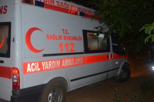 Baba ve kızı traktörün altında can verdi!