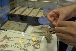 Bursalılar fiyat artışına rağmen çeyrek altından vazgeçmiyor