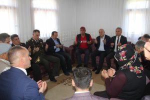 Bayburt protokolü şehit ailelerini ziyaret etti