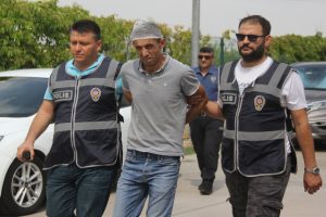 Bıçaklı cinayete 3 tutuklama