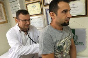 Bursa'da görev yapan doktor, 7'nci üniversite için sınava girdi