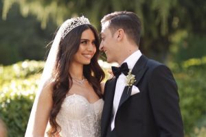 Mesut Özil gönülleri fethetti