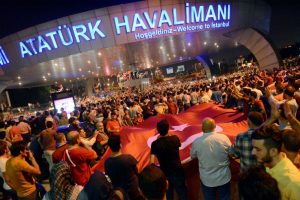 O akşam millet tek yürek oldu, hainleri püskürttü