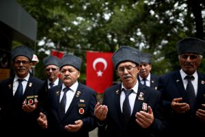 15 Temmuz şehitleri Bursa Pınarbaşı Mezarlığı'nda anıldı