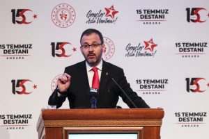 Bakan Kasapoğlu 15 Temmuz'un yıl dönümünde gençlerle buluştu