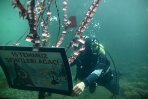 Bursa'da su altında 15 Temmuz fotoğrafları sergilendi