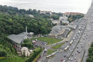 Şehitler Makamı'na ziyaretçi akını