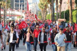 İzmir 15 Temmuz'da tek yürek