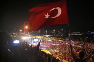 ''Benzer bir darbe girişimi olursa, sokağa çıkarım' diyenlerin oranı yüzde 57.6''