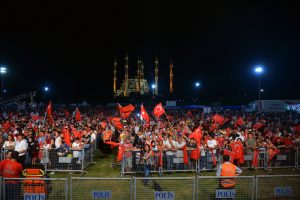 Adana'da 15 Temmuz anma etkinliğine on binlerce kişi katıldı