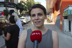 Böbrek hastası kedi için sokakta dans