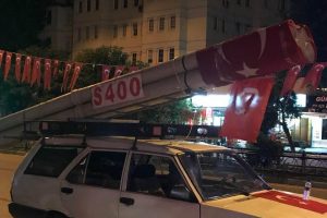 Bursa'da aracın üzerinde S 400 maketini görenler gözlerine inanamadı