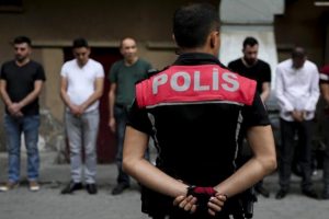 Eğlence mekanlarına operasyon! 16 kişiye gözaltı
