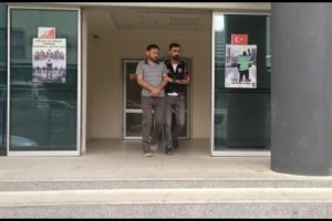 Bursa'da yabancı uyruklu şahıs 2 bin adet yeşil reçeteli ilaçla yakalandı