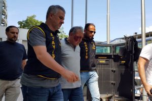 Bursa'da gelin arabalı ve kalaşnikoflu soyguncuya 17 yıl hapis cezası