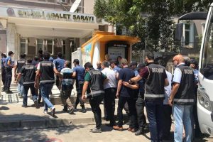 Manisa'da FETÖ'ye 10 tutuklama