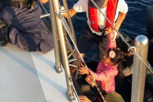 14'ü çocuk 48 kaçak göçmen yakalandı