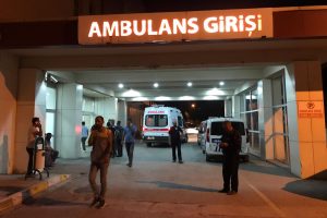 Düğün dönüşü kaza; Anne-oğul öldü, 4 kızı ile kayınpederi yaralandı